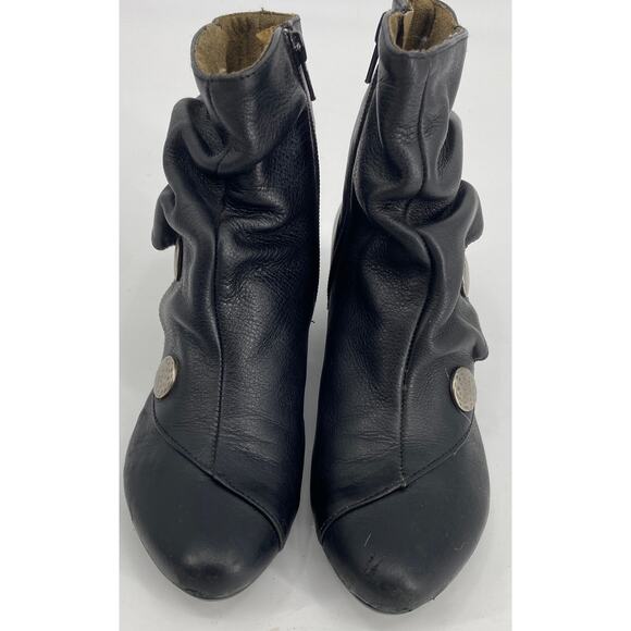 Eric Michael Women's 6.5 Black Leather Zip Ankle heeled web shoemakers  Boots - Picture 3 of 8